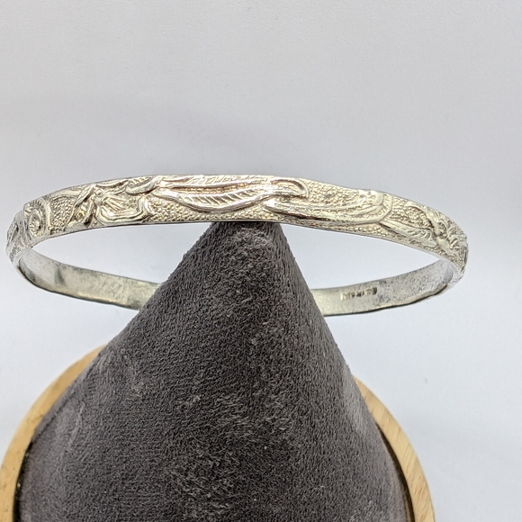 Mexico Silver Bangle With Leaf Design - Picture 12 of 12